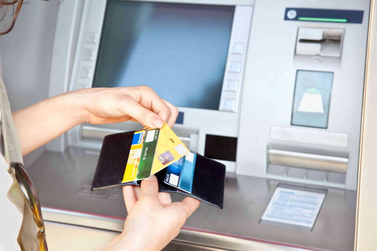 distributeur automatique bancaire